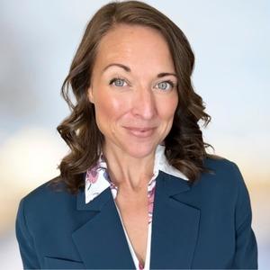 Candice Van Dertholen